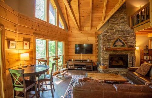 Blue Ridge Mountain Log Cabin - Views - Fireplace - River Access! - Photo 9