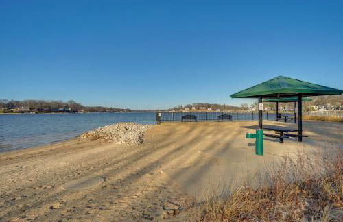 Marina, Pool and Balcony Modern Spring Lake Condo - Foto 22