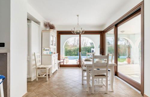 Albarella Family Villa with Private Pool and Garden - Foto 1