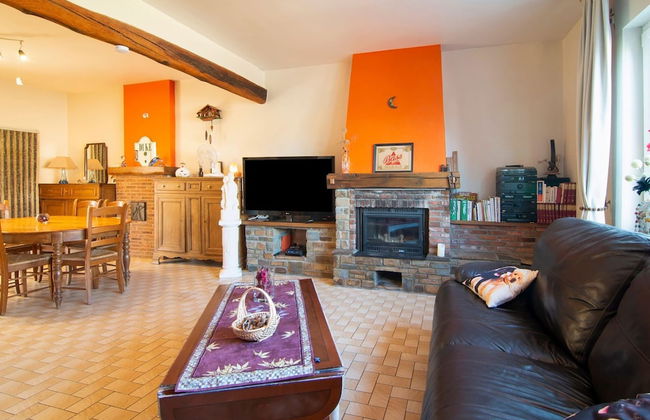 Charming Holiday Home in Houyet Near Forest - Foto 13