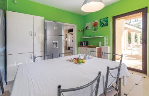 Four-Bedroom Holiday Home In Vodnjan - Foto 24