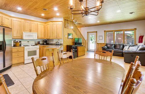 Lakefront Tower Home with Shared Dock! - Foto 6