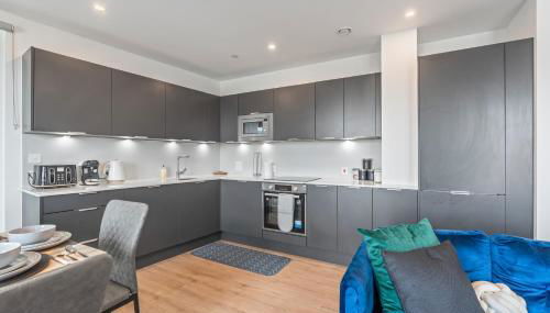 Luxury 3 bedroom with 2 bath at Plaistow opposite of station - Foto 5