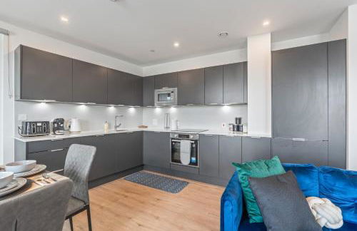 Luxury 3 bedroom with 2 bath at Plaistow opposite of station - Foto 5