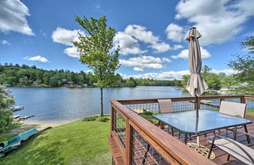 Picturesque Cottage with Sunroom on Ashmere Lake! - Foto 3