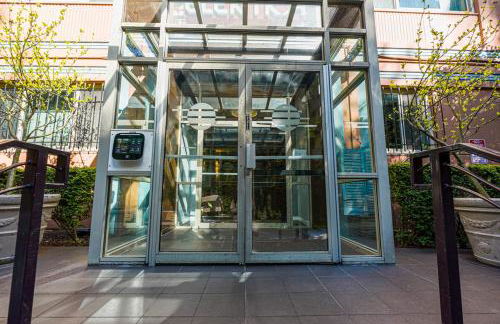 Luxury Downtown Studio King Bed City View - Foto 8