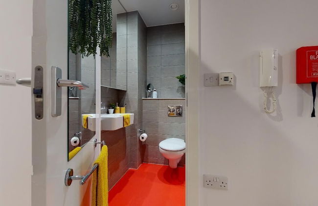 Student Only Studio with Kitchenette - Foto 10