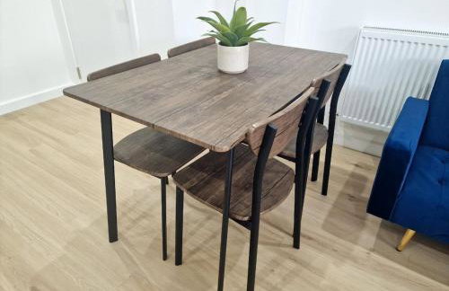 The Romford Luxe Haven - Fully Furnished 2BR - Foto 7