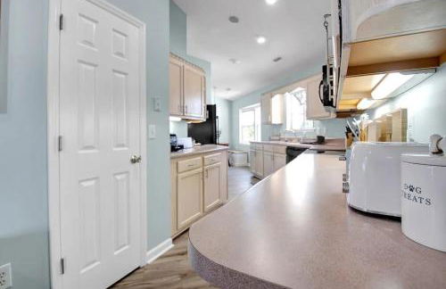 Surf City Serene Waterfront Vacation Home - Foto 25