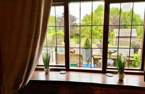 16th Century Farm House,6 Beds,5 BATHROOMS,SLEEPS 15,BBQ,HOT TUB,CINEMA ROOM WITH SURROUND SOUND,With Cymru Holidays - Foto 65