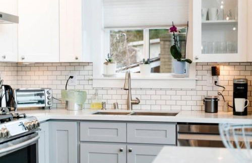 Lakefront Escape with Fire Pit and Views - Foto 20