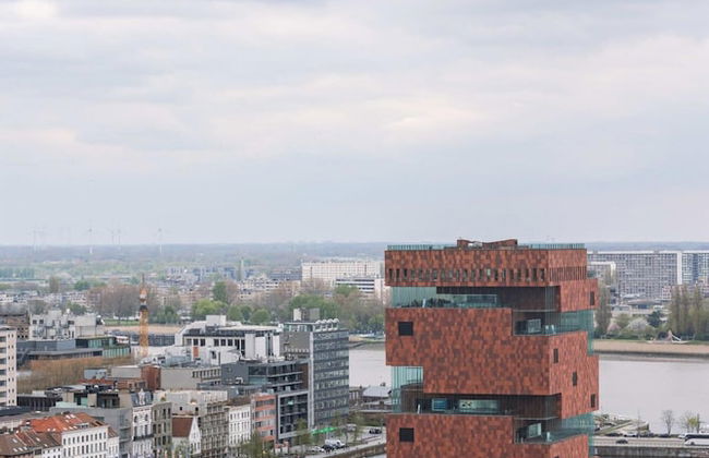 Apartment With Beautiful View of Antwerp - Photo 3