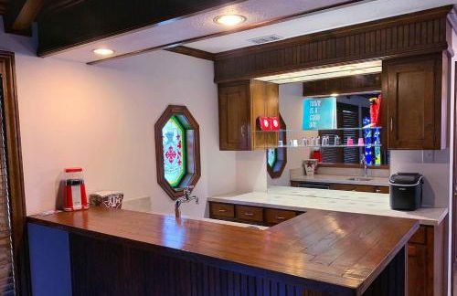 The Castle Hideaway Pool-16 plus-Guests-Game Room - Foto 7