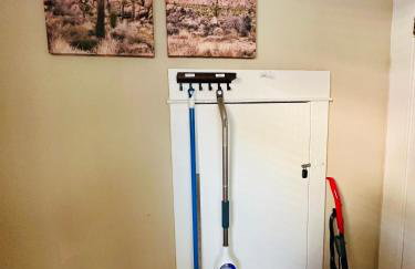 3-Bedroom, Prime Location, Private Backyard! - Foto 36