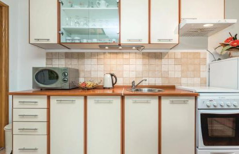 Nice Home In Licko Lesce With Wifi - Photo 16