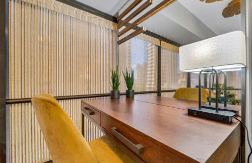 Retro Studio! Pool, Hot Tub, Free Parking & WiFi - Foto 21