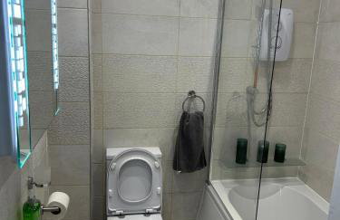 Bradford 2BR Luxury Central Apartment - Foto 7