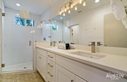 Pet Friendly East Cesar Chavez Home Near Downtown - Photo 17