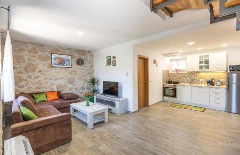 Awesome Home In Ploce With Jacuzzi - Foto 2