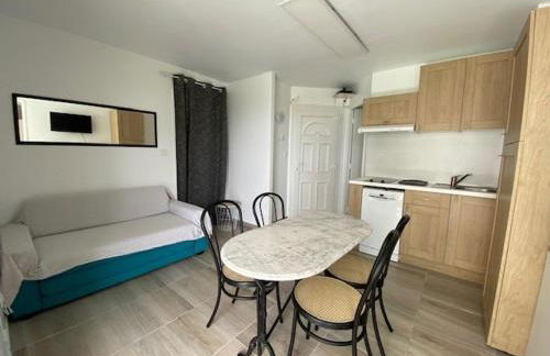 Appartement rénové 2P à 100m de la plage avec parking privé - FR-1-782-30 - Foto 3