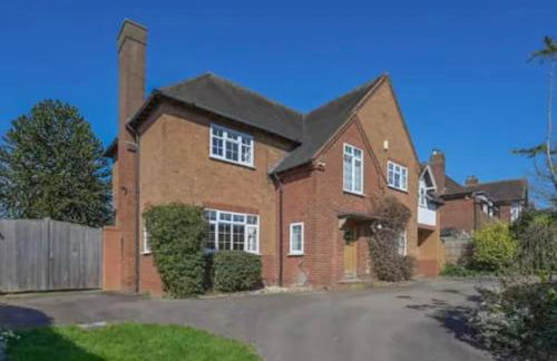 Stunning 7-Bed Home in Lichfield - Foto 1