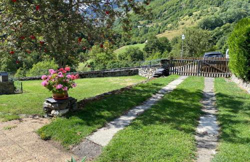 Marmotte Gîte 2à4 personnes avec cheminée à 10mn des pistes - Foto 3