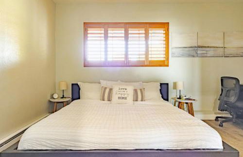 Modern 2 BR 2BA Biz Friendly Duplex with Fast Wi-Fi and Workspaces - Foto 15