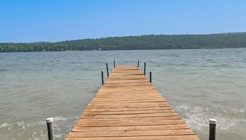 Dock and Rowboat Beechnut Bungalow on Keuka Lake - Foto 2