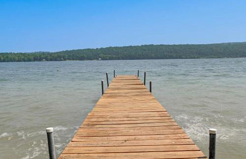 Dock and Rowboat Beechnut Bungalow on Keuka Lake - Foto 2