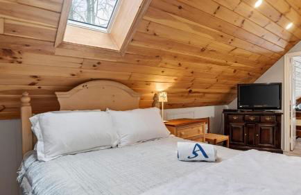 Evergreen Lodge by AvantStay Poconos Lake Cabin Fireplace Large Deck Near Jack Frost Kalahari - Foto 4