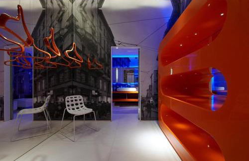 Town Suites - Photo 28