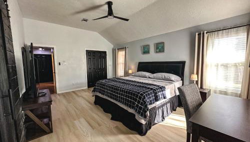 Maple House Romantic Getaway WHot Tub Near IAH - Foto 5