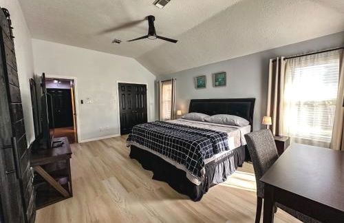 Maple House Romantic Getaway WHot Tub Near IAH - Foto 5