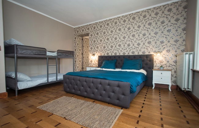 Magnificent Luxury Chateau in Vast Garden with Sauna & Hot Tubs - Photo 14