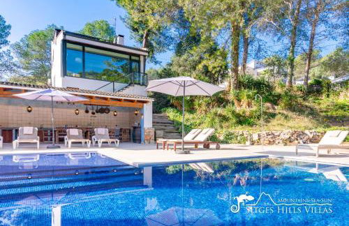 Spacious Villa Santa Fe - private pool, big garden and A/C close to Sitges - Photo 1