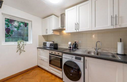 2BR - Balcony & Parking near Canary Wharf Sleeps 6 - Foto 13