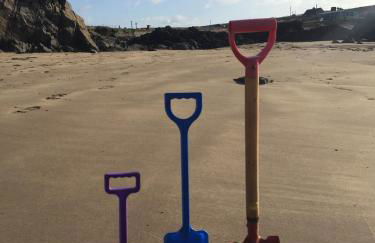 Family-friendly cottage - walk to stunning beach - Foto 20