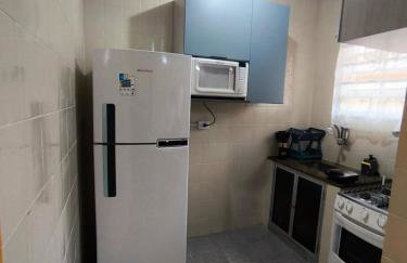 Apartamento Pé na Areia com Garagem no Centro Mongaguá - Foto 10