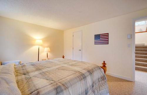 Sunny Stratton Townhome about 1 Mi to Skiing! - Foto 17