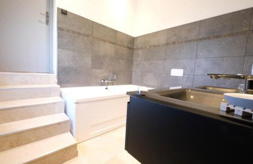 vacation rental with pool and poolhouse, close to arles in moulès- sleeps 8 - Foto 33