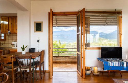 Spacious Cottage - Panoramic Sea & Mountain Views - Photo 16