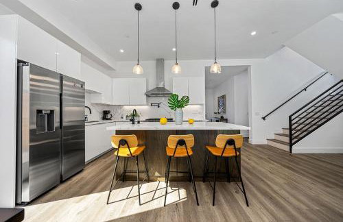 7 BR double house with parking and a backyard in LA - Foto 30