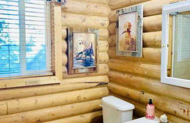 Adventure Awaits 3King Bed,2Bath Log Cabin in heart of Duck Creek Village! - Foto 16