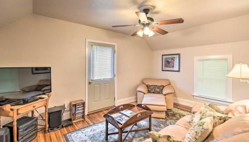 Cozy Unit with Patio Walk to Dining, Lake Elkhart! - Foto 1