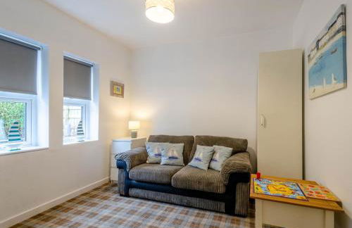 Cosy 3 bedroom home in centre of Brodick - Photo 15