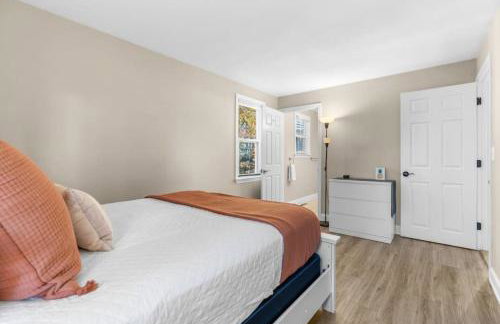 Cozy Spacious Home Walk to the Beach and 1 Mile to Downtown Hyannis - Photo 23