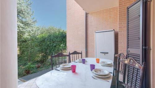 Gorgeous Apartment In Pesaro -Pu- - Foto 3