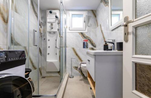 Blissful Residence with Pool by 8essentially - Foto 33