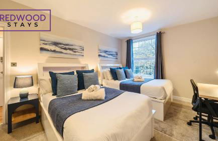 Newly Refurbished Spacious Serviced Apartment for Contractors and Families, Free WiFi & Netflix By Redwood Stays - Foto 2