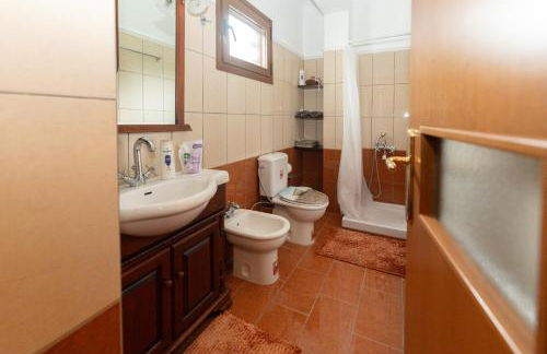 Ersis Retreat - Photo 15